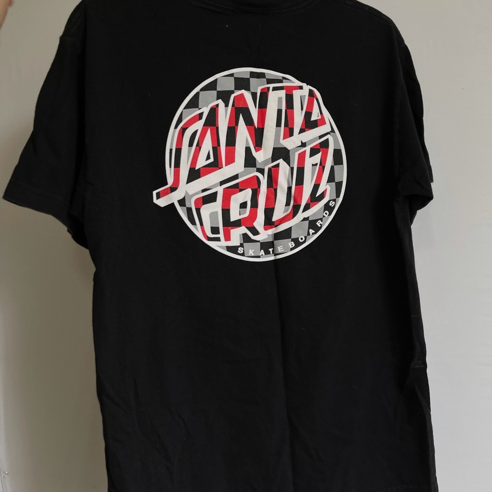 Santa Cruz black short sleeve Tee